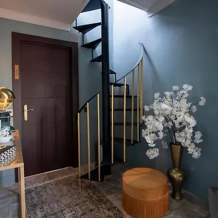 Eclectic Townhouse W Rooftop In Center Estepona