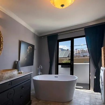 Holiday home Eclectic Townhouse W Rooftop In Center *