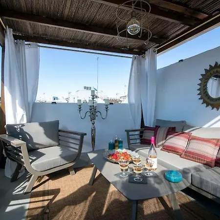 Eclectic Townhouse W Rooftop In Center Holiday home *