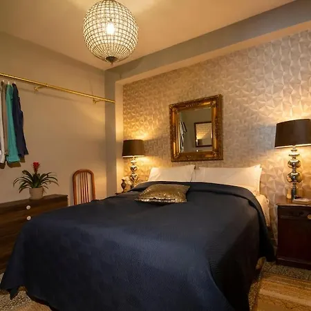 Eclectic Townhouse W Rooftop In Center Estepona