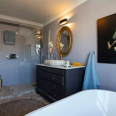 Eclectic Townhouse W Rooftop In Center Holiday home *